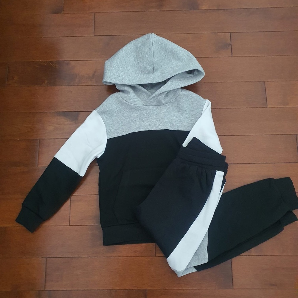 H&M Boys size 4-6 like new